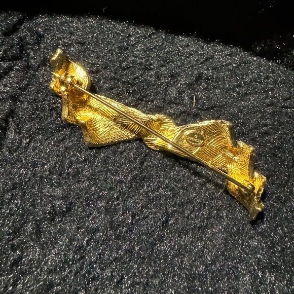 Vintage Givenchy brooch - Picture 5 of 6